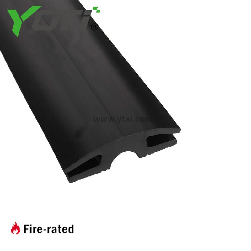 EV232 Vinyl Thresholds Commercial Popular Black