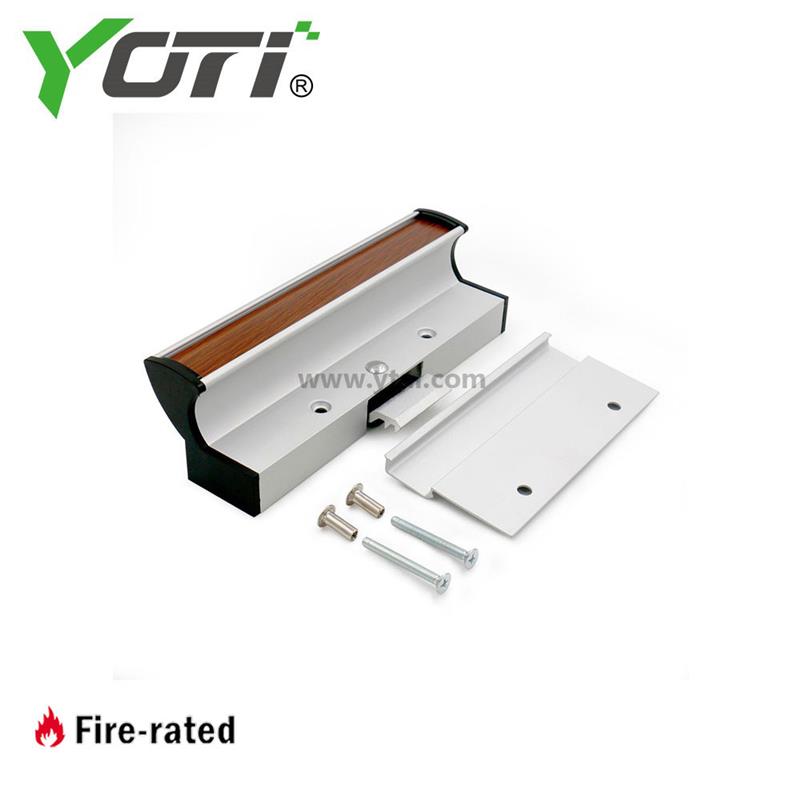 C 1055 Handles With Clamp Latch